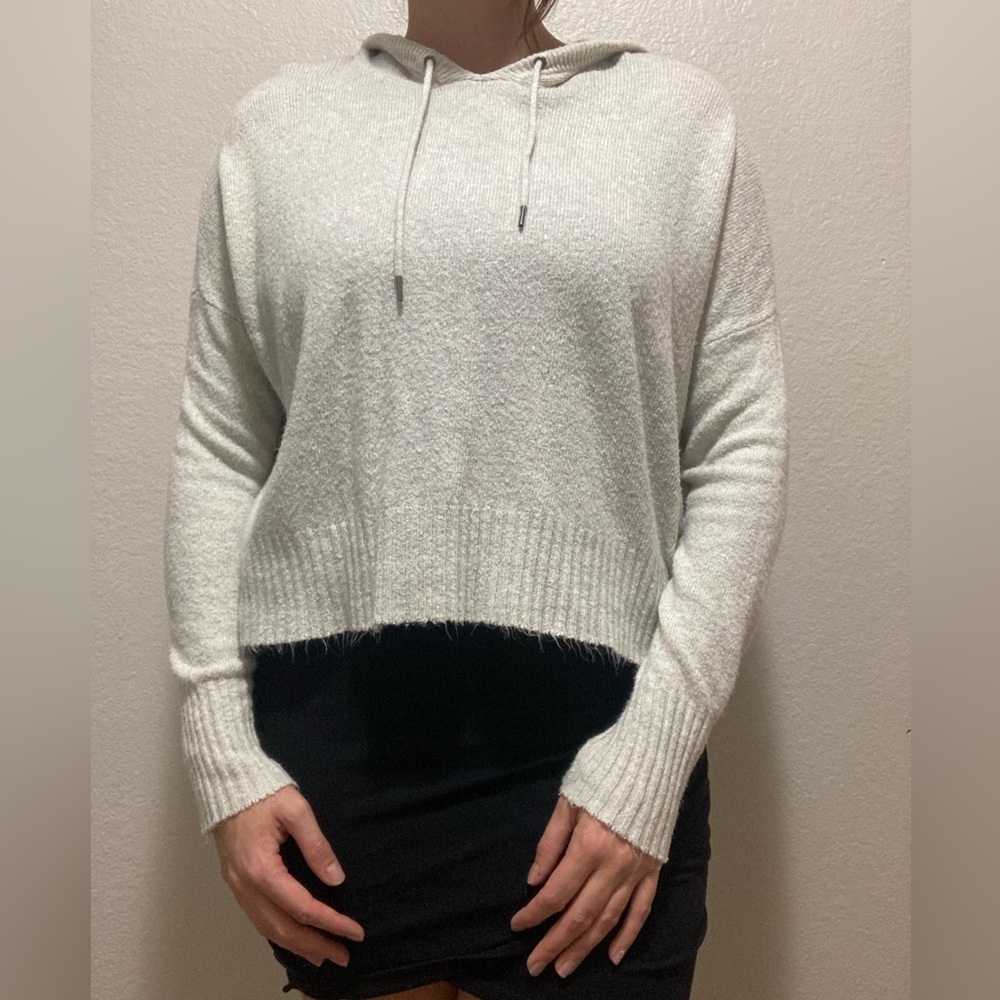 American Eagle Outfitters Cream/ Gray Hooded Sweater Size Medium